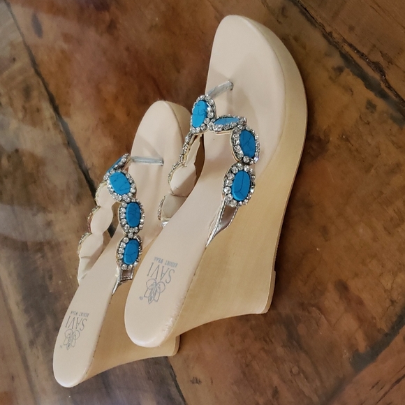 SAVI RESORT WEAR SANDALS - Picture 3 of 6